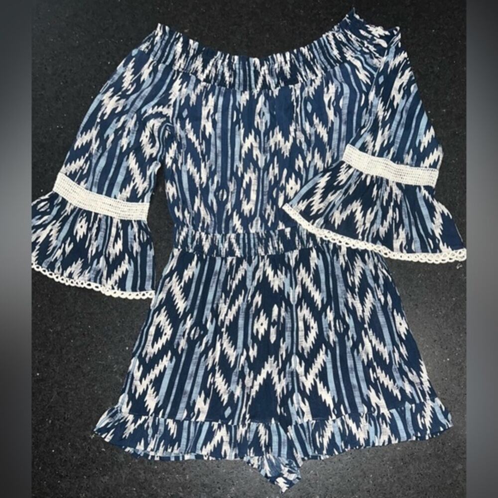 UEC CATO OFF SHOULDER NAVY BLUE, IVORY & BABY BLUE ROMPER SZ M